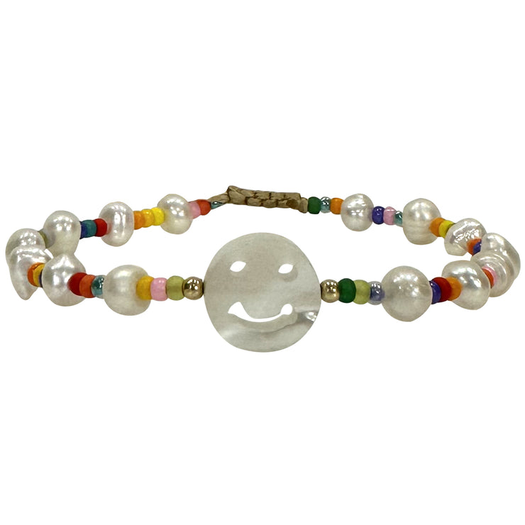 Pulsera Para Niños Hecha a Mano Con Detalle De Smiley De Nacar y Perlas