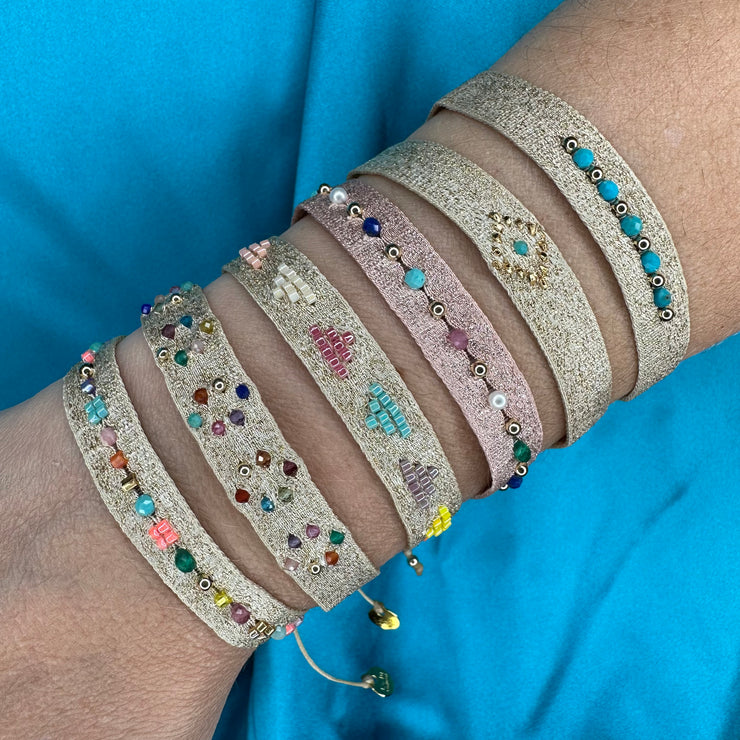 Pulsera Golden Hecha a Mano en Tonos Rosa Adornada Con Piedras Semi-Preciosas y Oro