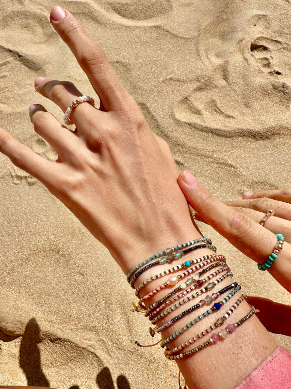 Pulsera de Lujo Hecha a Mano con zafiros tundra y tonos plateados