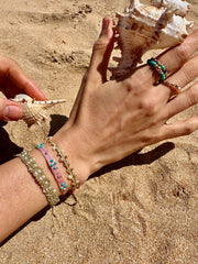 Pulsera Natura Hecha a Mano En Tonos Dorados y Nude