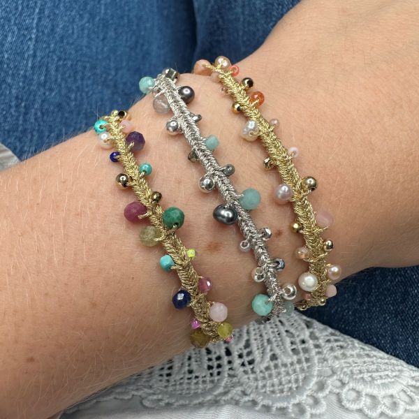 Pulsera Natura Hecha a Mano En Tonos Plateados Con Detalles Azules