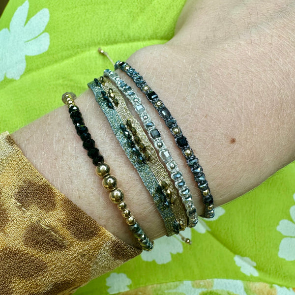 Pulsera Greta hecha a mano en tonos plateados