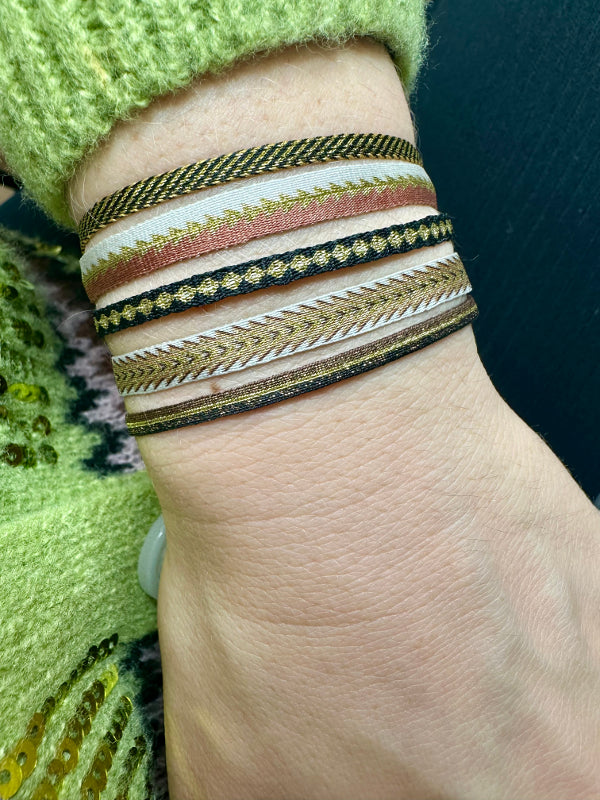 Pulsera Básica Hecha a Mano en Tonos Neutros