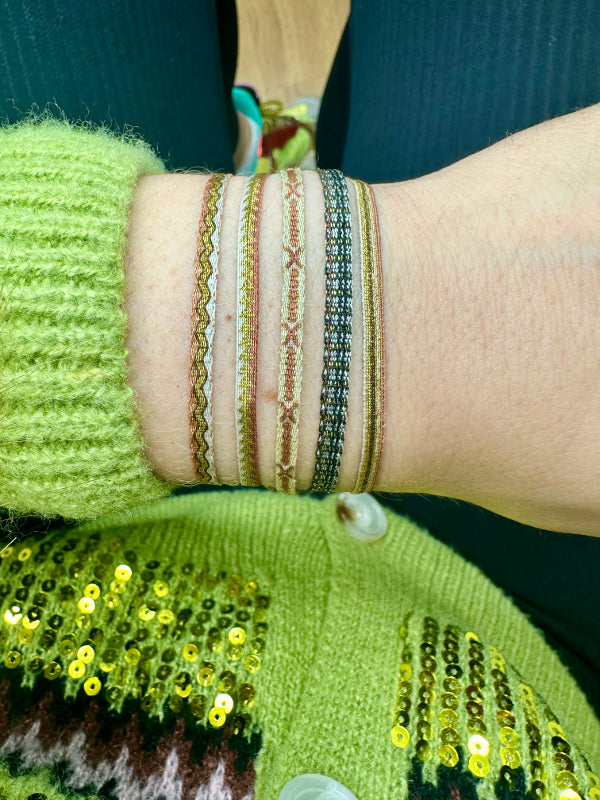 Pulsera Básica Hecha a Mano en Tonos Neutros