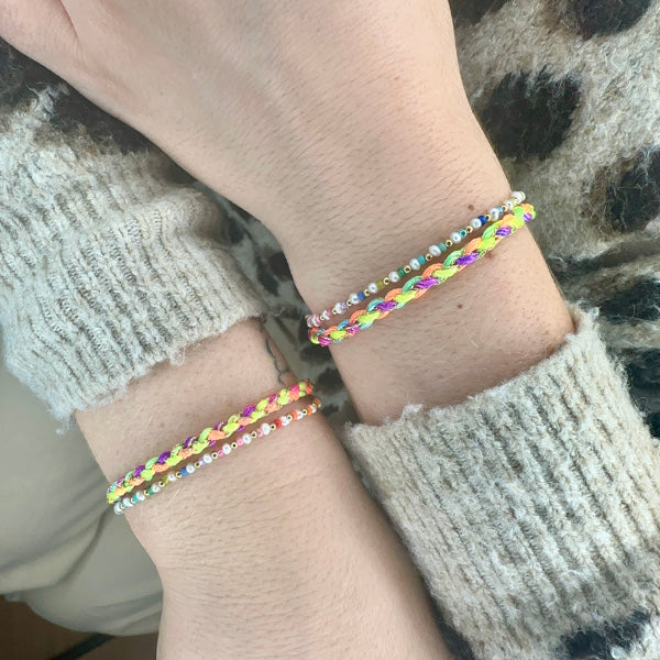 Conjunto de Pulseras Mamá y Yo con Perlas de Agua Dulce y Cuentas de Colores