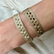 Pulsera Tejida a Mano  París con Piedras Preciosas y Detalles Dorados en Tonos Dorados