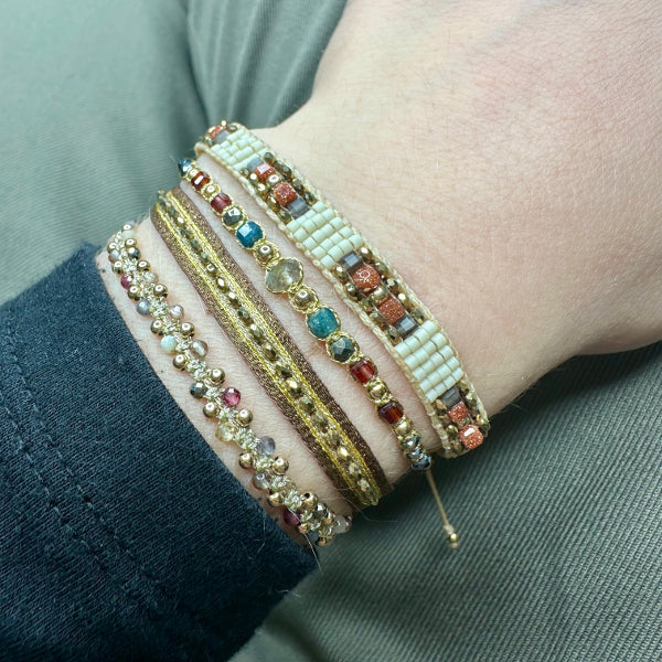 Pulsera Cleo Hecha a Mano en Tonos Marrones y Dorados