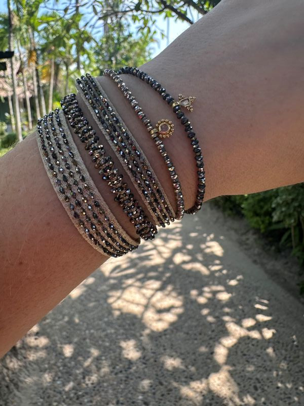 Pulsera Aurum Hecha a Mano con Piedras de Hematites
