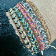 Pulsera Trenza Hecha a Mano en Tonos Negro, Plata y Oro Rosa