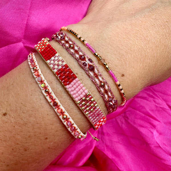 Pulsera Miyuki Hecha a Mano En Colores Rojos, Rosados Y Dorado