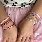 Pulsera Básica Infantil Hecha a Mano en Tonos Rosas