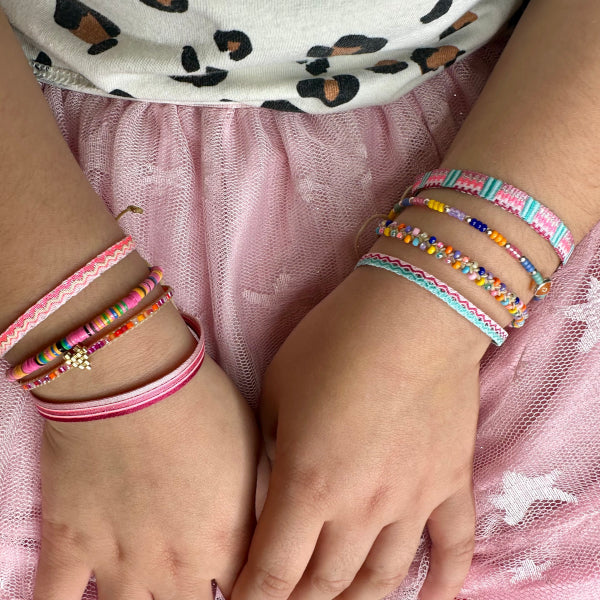 Pulsera Básica Infantil Hecha a Mano en Tonos Rosas