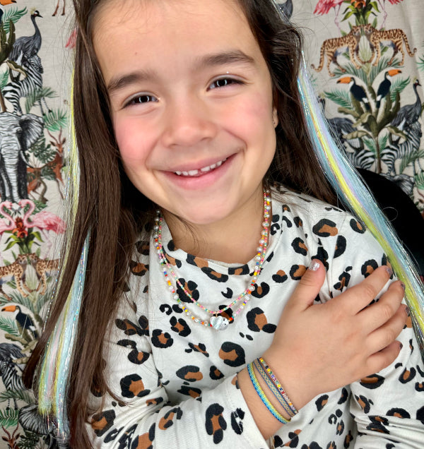 Collar Para Niños Hecho a Mano Con Detalle De Smiley De Nacar y Perlas