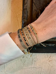 Pulsera Frida Hecha a Mano con Piedras Semipreciosas Entrelazadas y Cuentas Rellenas de Oro