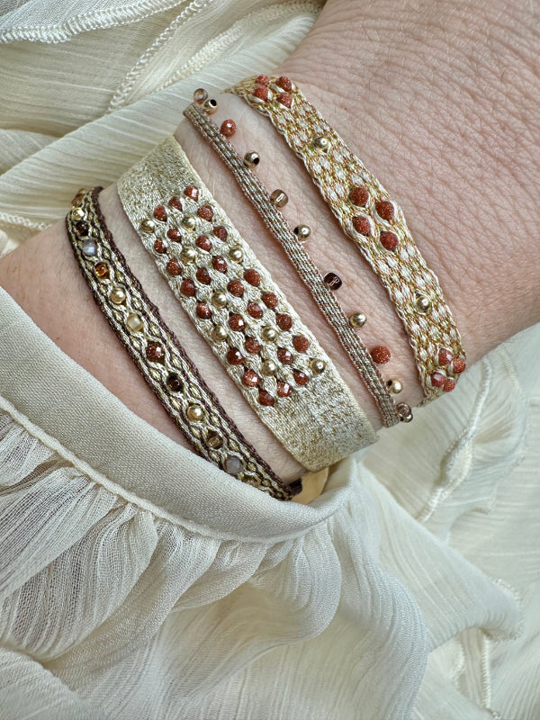 Pulsera Nalah Hecha a Mano en Tonos Neutros
