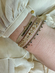 Pulsera Peacock Hecha a Mano con Onix Verde y Detalles Dorados