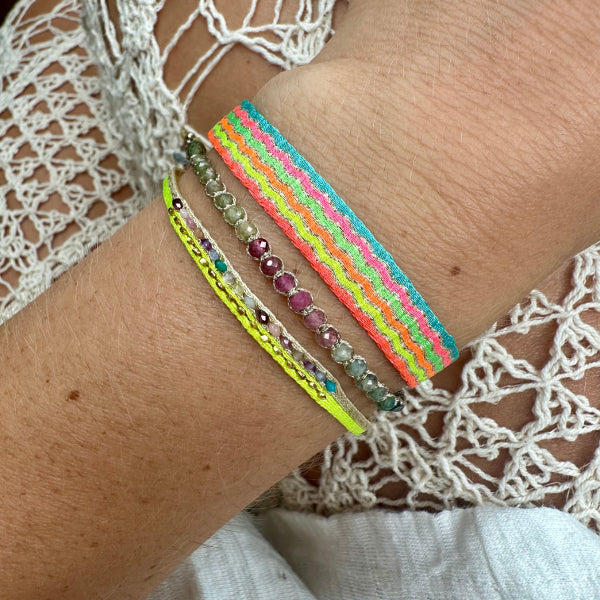 Pulsera Básica Hecha a Mano en Colores Neón