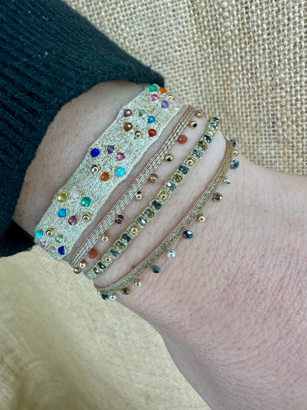 Pulsera Nalah Hecha a Mano con Piedras Doradas y Hematita Brillante