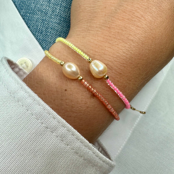 Pulsera Amari Hecha a Mano en Amarillo Pastel y Naranja Pastel