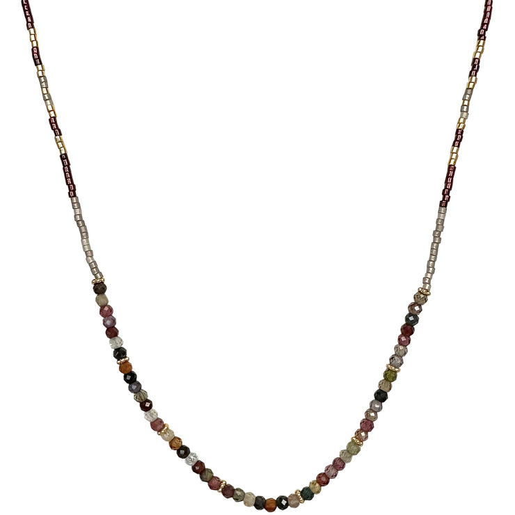 Collar de Piedras Semipreciosas Entremezcladas con Detalles en Oro