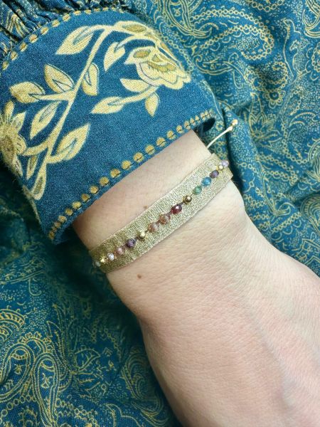 Pulsera Dorada Tejida a Mano con Piedras Semipreciosas Tundra Shappire y Cuentas de Oro
