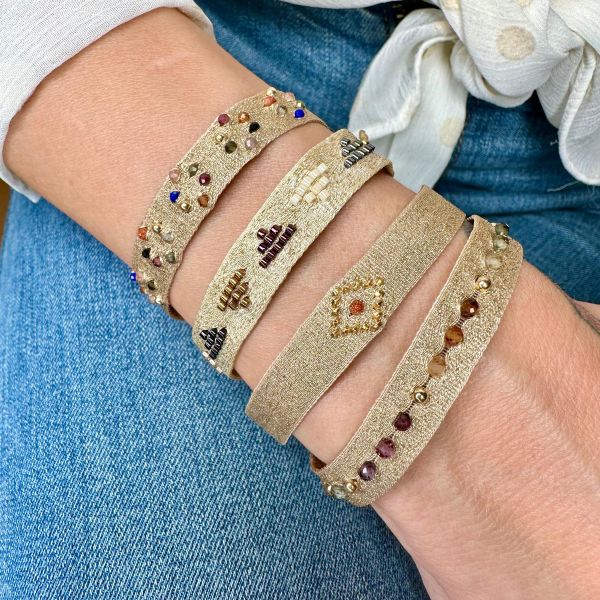 Pulsera Dorada Tejida a Mano con Piedras Semipreciosas Tundra Shappire y Cuentas de Oro