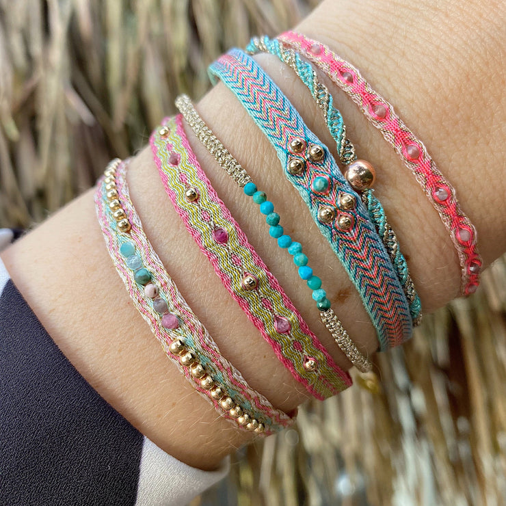 Pulsera Majestic En Tonos Rosados Con Detalles De Piedras Semi-Preciosas y Oro