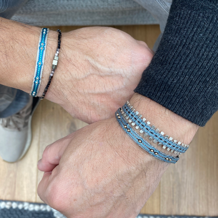 Pulsera En Tonos Azules Con Detalles En Plata Para Hombre