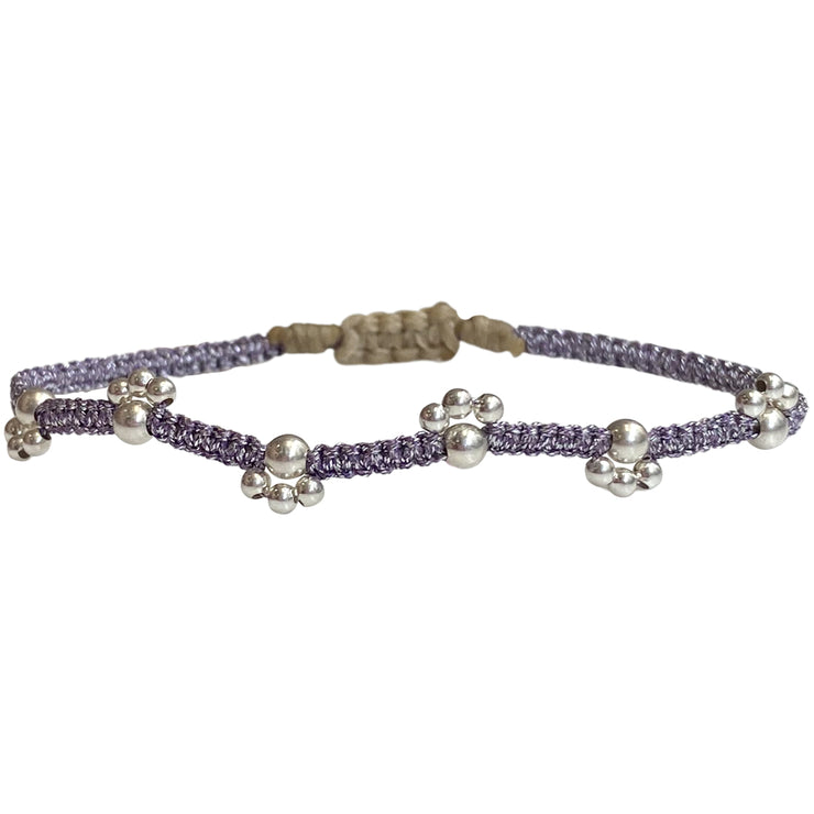 Pulsera Bloom en Tonos Lilas Con Flores En Plata