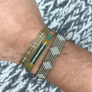 Pulsera Miyuki En Tonos Verdes Para Hombre Con Detalles En Oro