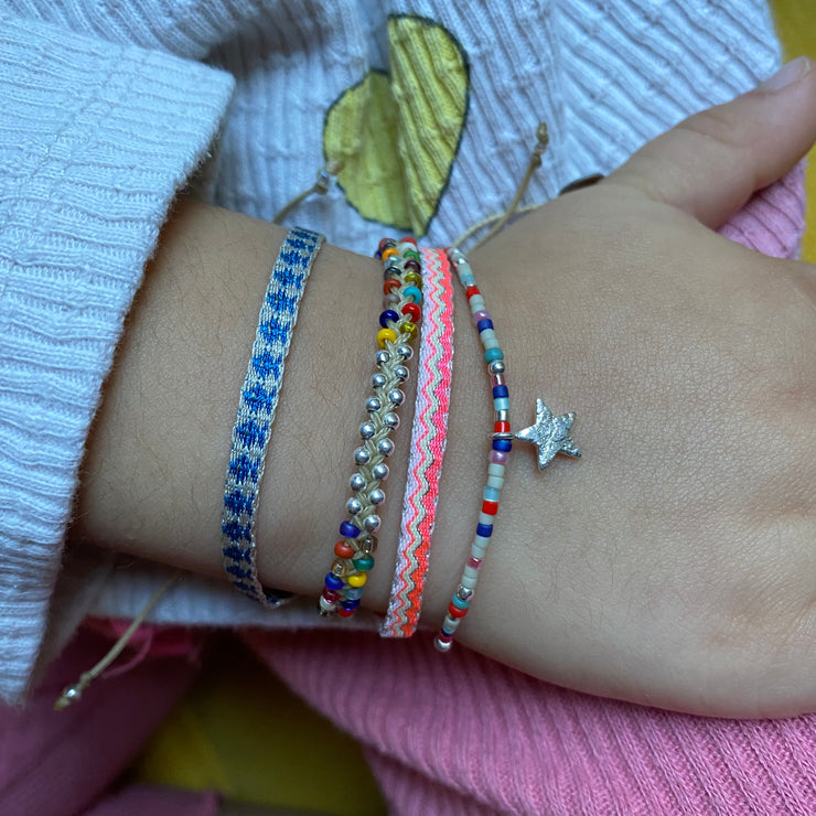 Pulsera Colours Hecha a Mano Con Detalle Estrella De Oro Para Niños